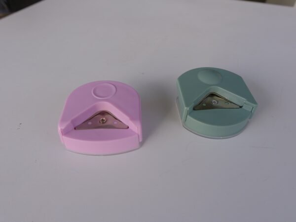 ok_DSF2393-min Perforatrice angle arrondi