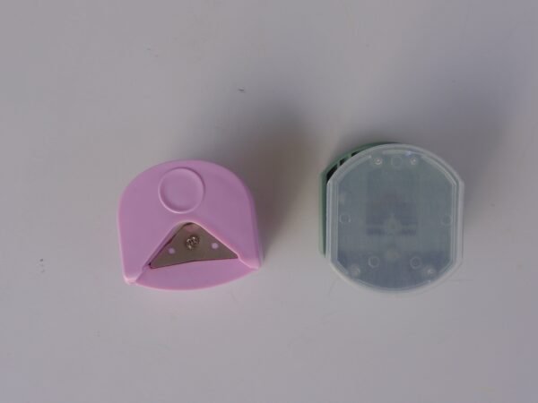 ok_DSF2394-min Perforatrice angle arrondi